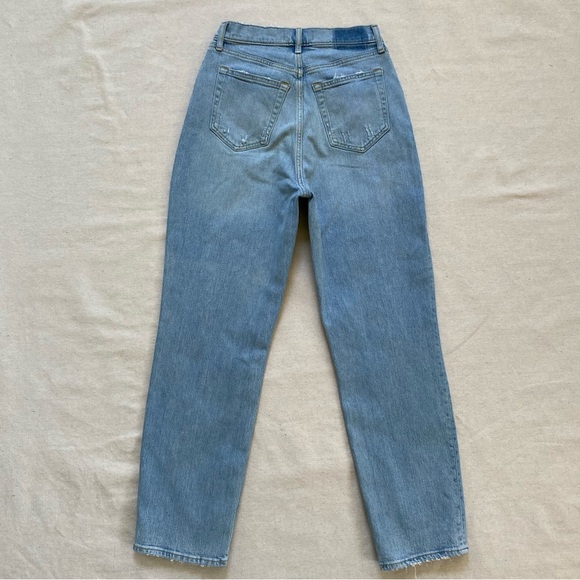 Abercrombie & Fitch The Dad High Rise Curve Love Jeans - Picture 12 of 15